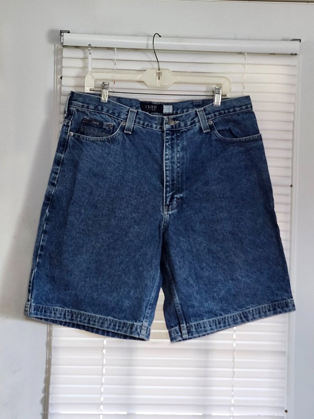 Izod relaxed fit mans denim shorts  size 36